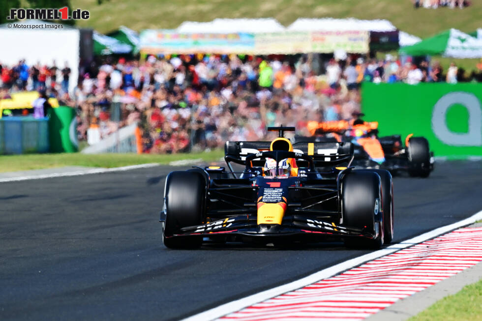 Foto zur News: Max Verstappen (Red Bull) und Oscar Piastri (McLaren)