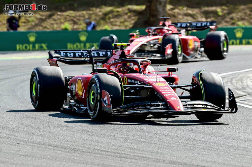 Foto zur News: Carlos Sainz (Ferrari) und Charles Leclerc (Ferrari)