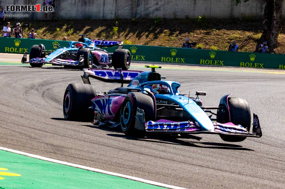 Foto zur News: Pierre Gasly (Alpine) und Esteban Ocon (Alpine)