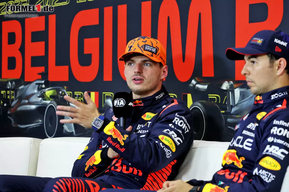 Foto zur News: Max Verstappen (Red Bull) und Sergio Perez (Red Bull)