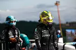 Foto zur News: Lewis Hamilton (Mercedes) und George Russell (Mercedes)