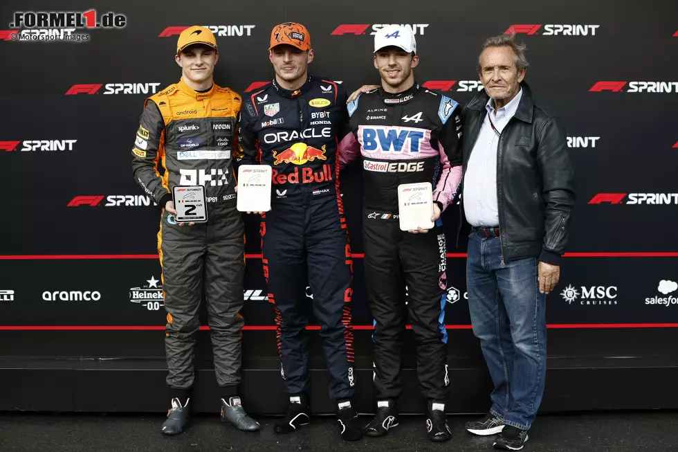 Foto zur News: Oscar Piastri (McLaren), Max Verstappen (Red Bull) und Pierre Gasly (Alpine) mit Jacky Ickx