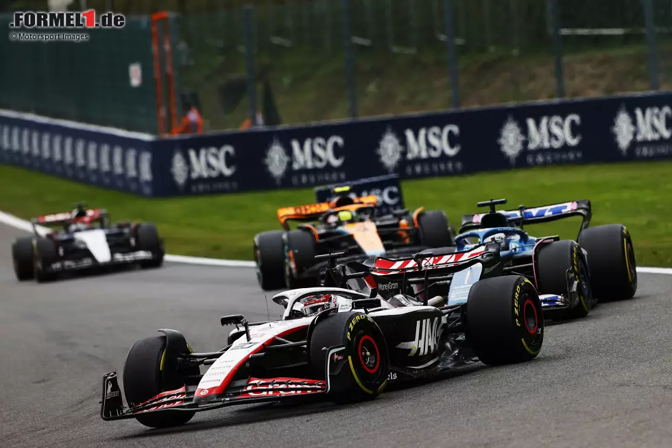 Foto zur News: Kevin Magnussen (Haas), Esteban Ocon (Alpine) und Lando Norris (McLaren)