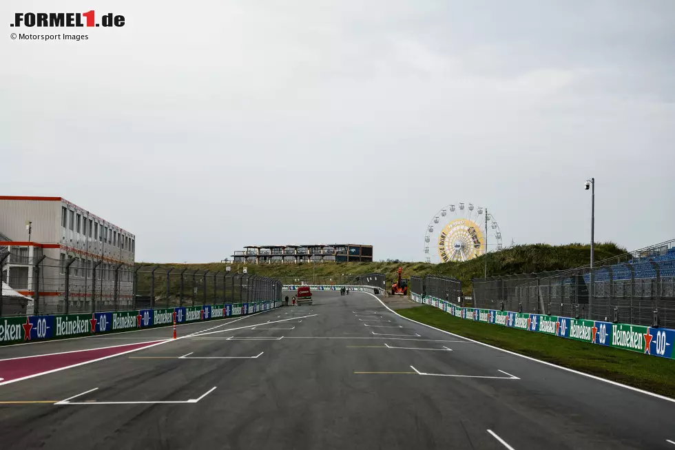 Foto zur News: Zielgeraden in Zandvoort