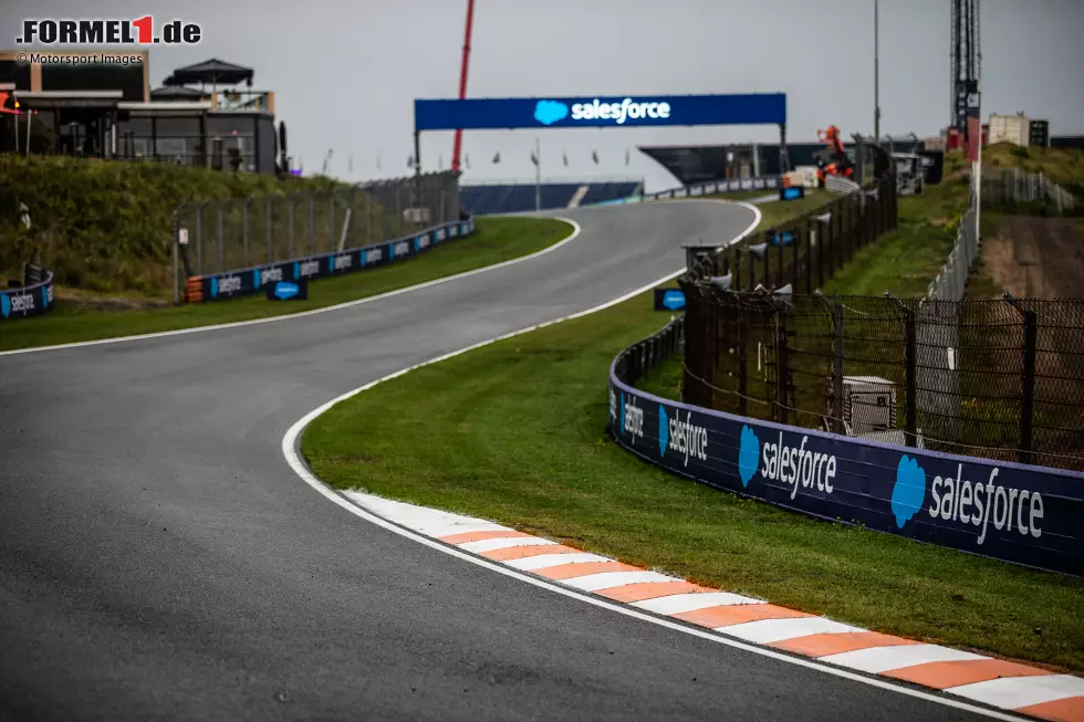 Foto zur News: Blick auf die Strecke in Zandvoort