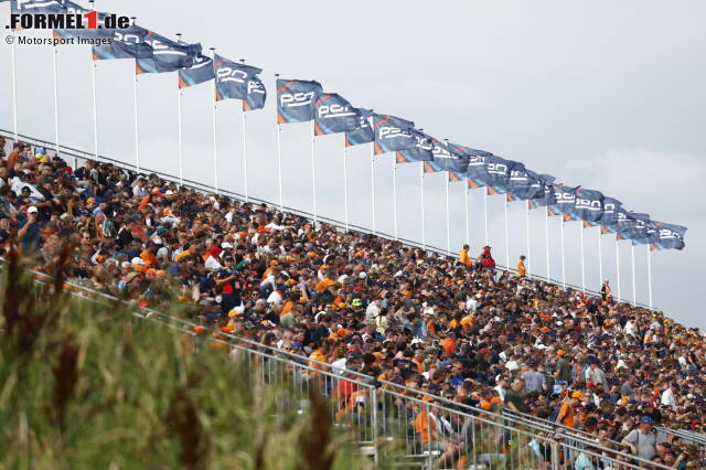 Foto zur News: Fans in Zandvoort