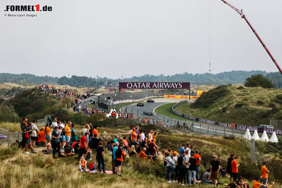 Foto zur News: Charles Leclerc (Ferrari) und Daniel Ricciardo (AlphaTauri)