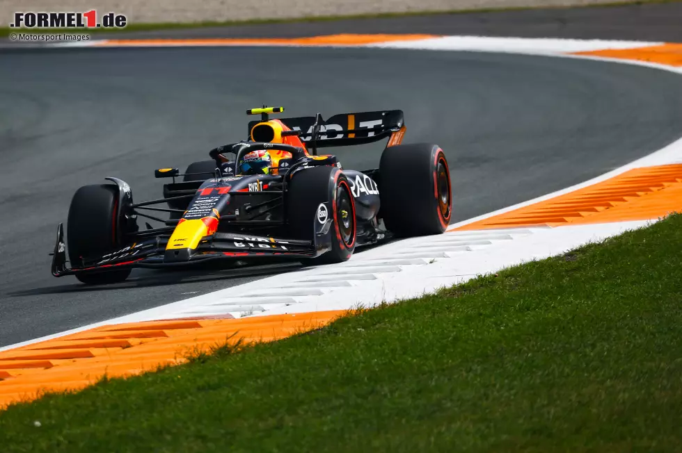 Foto zur News: Sergio Perez (Red Bull)