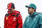 Foto zur News: Carlos Sainz (Ferrari) und Fernando Alonso (Aston Martin)