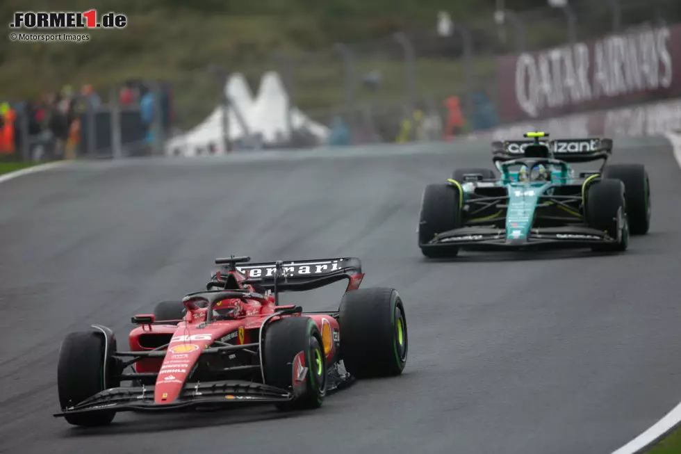 Foto zur News: Charles Leclerc (Ferrari) und Fernando Alonso (Aston Martin)