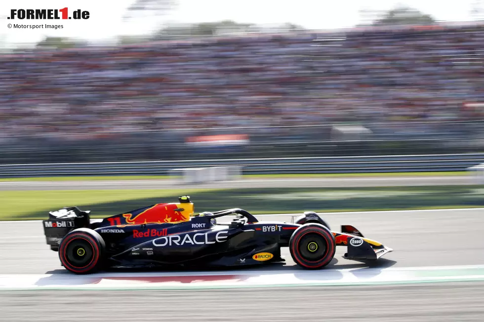 Foto zur News: Sergio Perez (Red Bull)