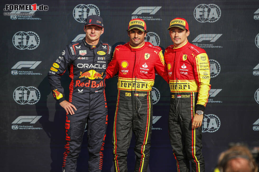 Foto zur News: Max Verstappen (Red Bull), Carlos Sainz (Ferrari) und Charles Leclerc (Ferrari)