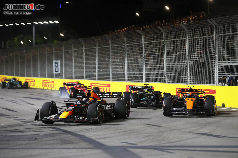 Foto zur News: Sergio Perez (Red Bull), Lando Norris (McLaren) und Lewis Hamilton (Mercedes)