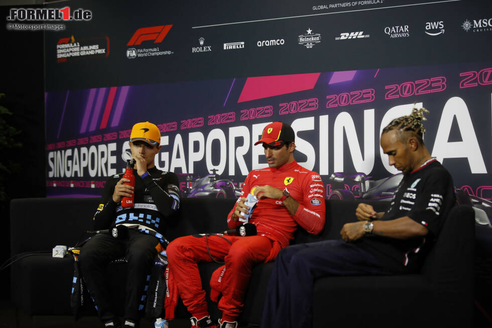 Foto zur News: Lando Norris (McLaren), Carlos Sainz (Ferrari) und Lewis Hamilton (Mercedes)