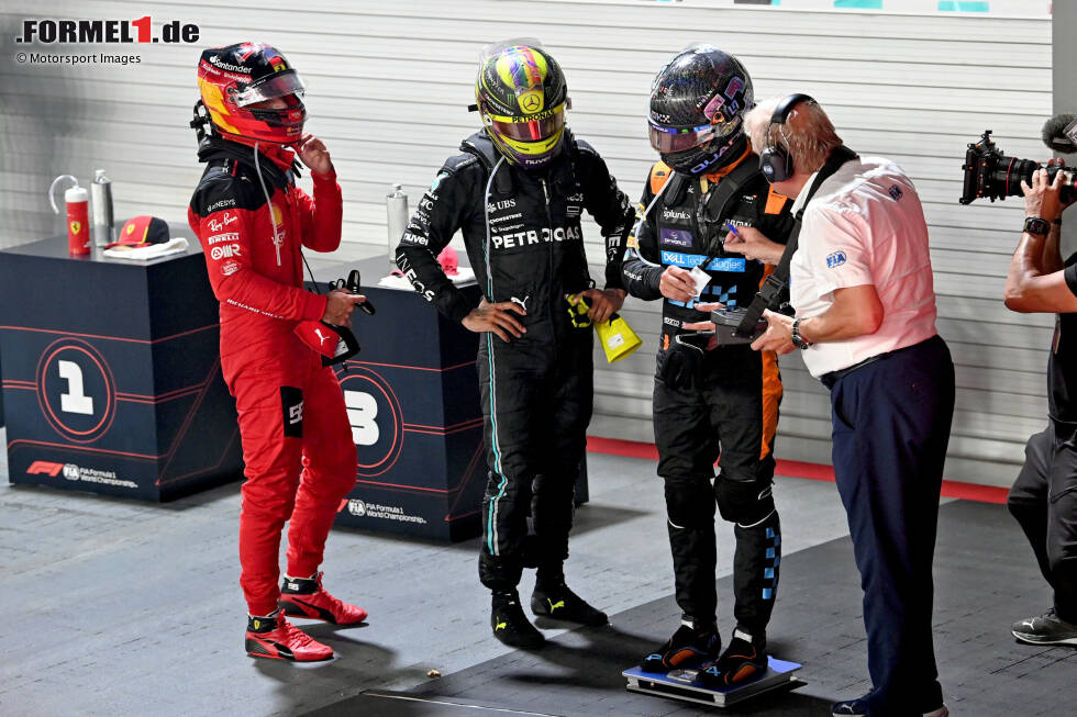 Foto zur News: Carlos Sainz (Ferrari), Lewis Hamilton (Mercedes) und Lando Norris (McLaren)