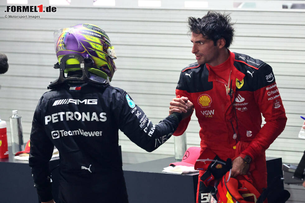 Foto zur News: Lewis Hamilton (Mercedes) und Carlos Sainz (Ferrari)