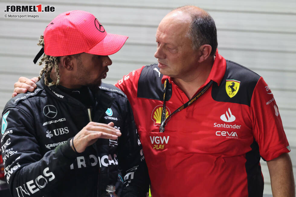 Foto zur News: Lewis Hamilton (Mercedes) mit Frederic Vasseur (Ferrari)