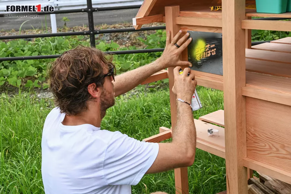 Foto zur News: Sebastian Vettel errichtet Insektenhotels in Suzuka