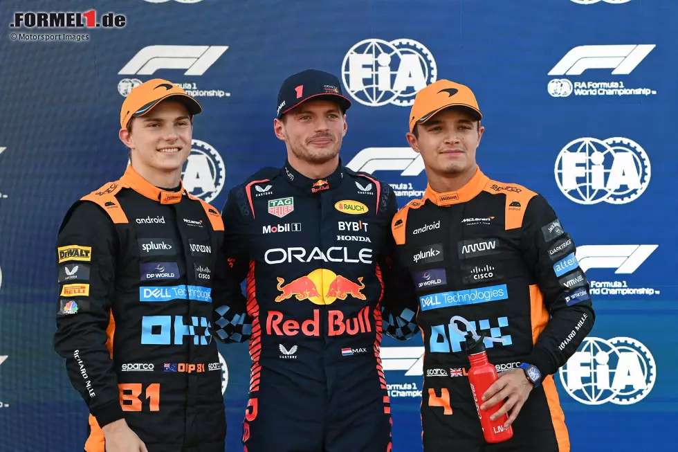 Foto zur News: Oscar Piastri (McLaren), Max Verstappen (Red Bull) und Lando Norris (McLaren)