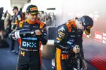 Foto zur News: Lando Norris (McLaren) und Oscar Piastri (McLaren)