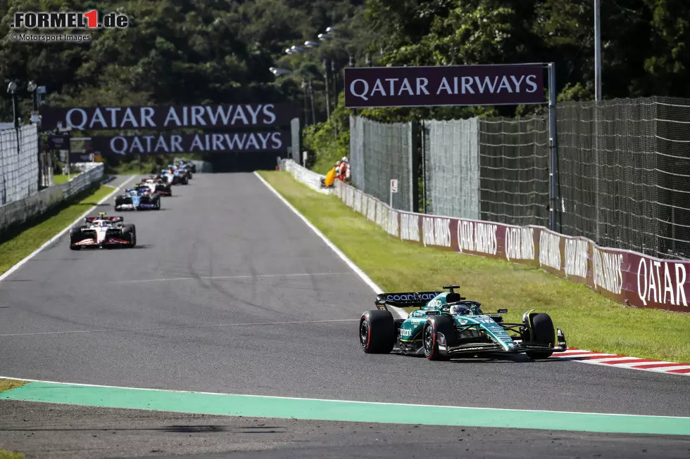 Foto zur News: Lance Stroll (Aston Martin), Nico Hülkenberg (Haas) und Esteban Ocon (Alpine)