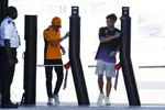 Foto zur News: Lando Norris (McLaren) und Pierre Gasly (Alpine)