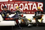 Foto zur News: Max Verstappen (Red Bull), Oscar Piastri (McLaren) und Lando Norris (McLaren)