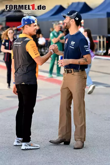 Foto zur News: Lando Norris (McLaren) und Daniel Ricciardo