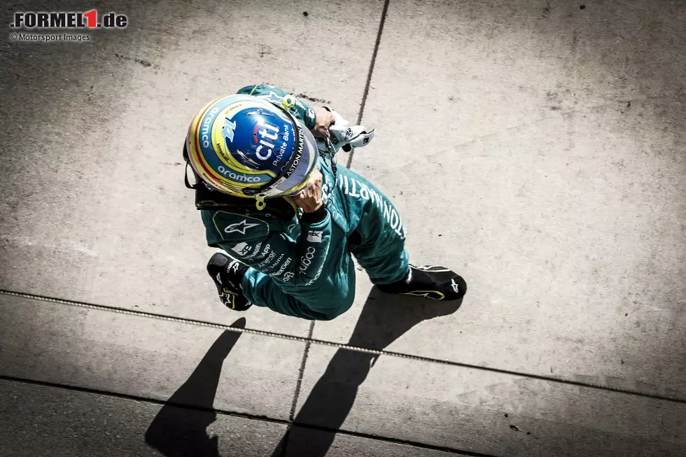 Foto zur News: Fernando Alonso (Aston Martin)