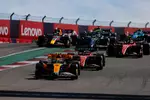 Foto zur News: Lando Norris (McLaren), Charles Leclerc (Ferrari), Carlos Sainz (Ferrari), Lewis Hamilton (Mercedes) und Max Verstappen (Red Bull)