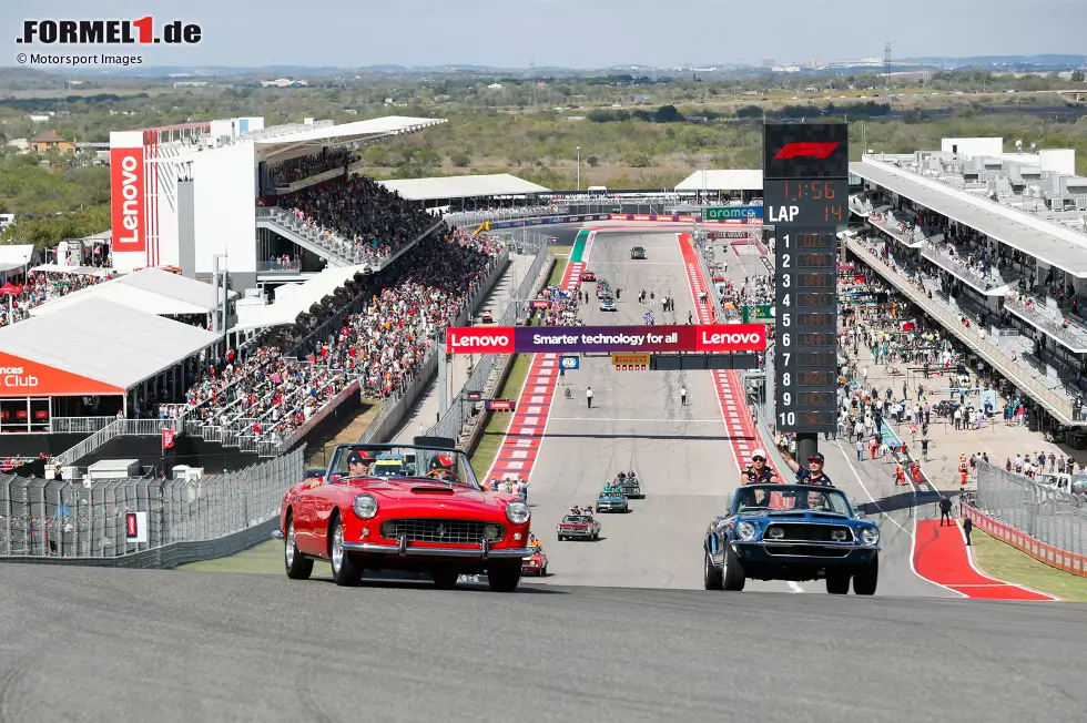 Foto zur News: Charles Leclerc (Ferrari) und Carlos Sainz (Ferrari)