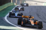 Foto zur News: Oscar Piastri (McLaren), Pierre Gasly (Alpine) und Kevin Magnussen (Haas)