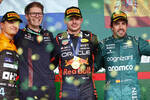 Foto zur News: Lando Norris (McLaren), Max Verstappen (Red Bull) und Fernando Alonso (Aston Martin)