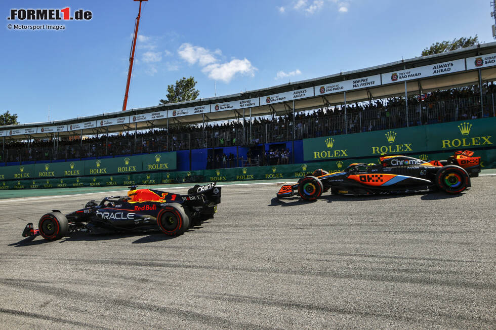 Foto zur News: Max Verstappen (Red Bull) und Lando Norris (McLaren)