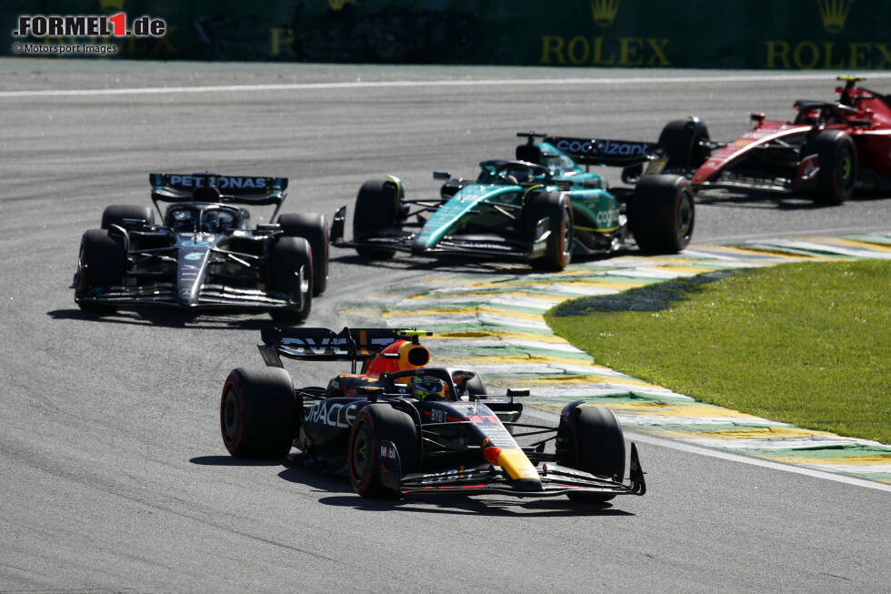 Foto zur News: Sergio Perez (Red Bull), George Russell (Mercedes) und Lance Stroll (Aston Martin)