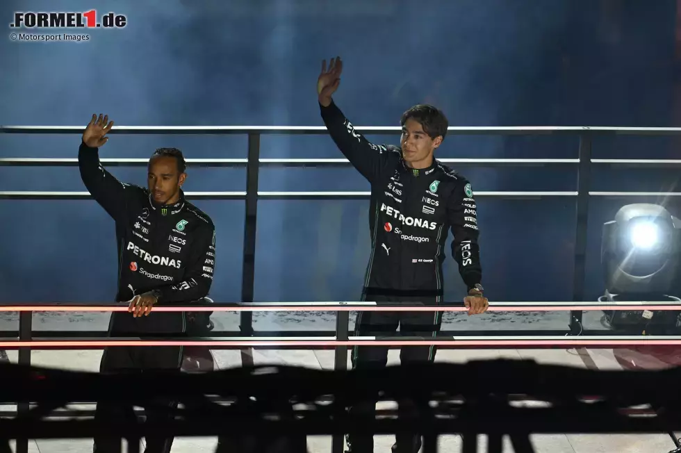 Foto zur News: Lewis Hamilton (Mercedes) und George Russell (Mercedes)