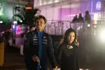 Foto zur News: Alexander Albon (Williams) mit Freundin Lily Muni