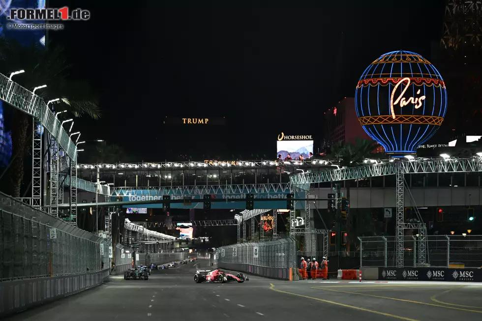 Foto zur News: Charles Leclerc (Ferrari) und George Russell (Mercedes)