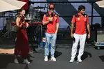 Foto zur News: Charles Leclerc (Ferrari) und Carlos Sainz (Ferrari)