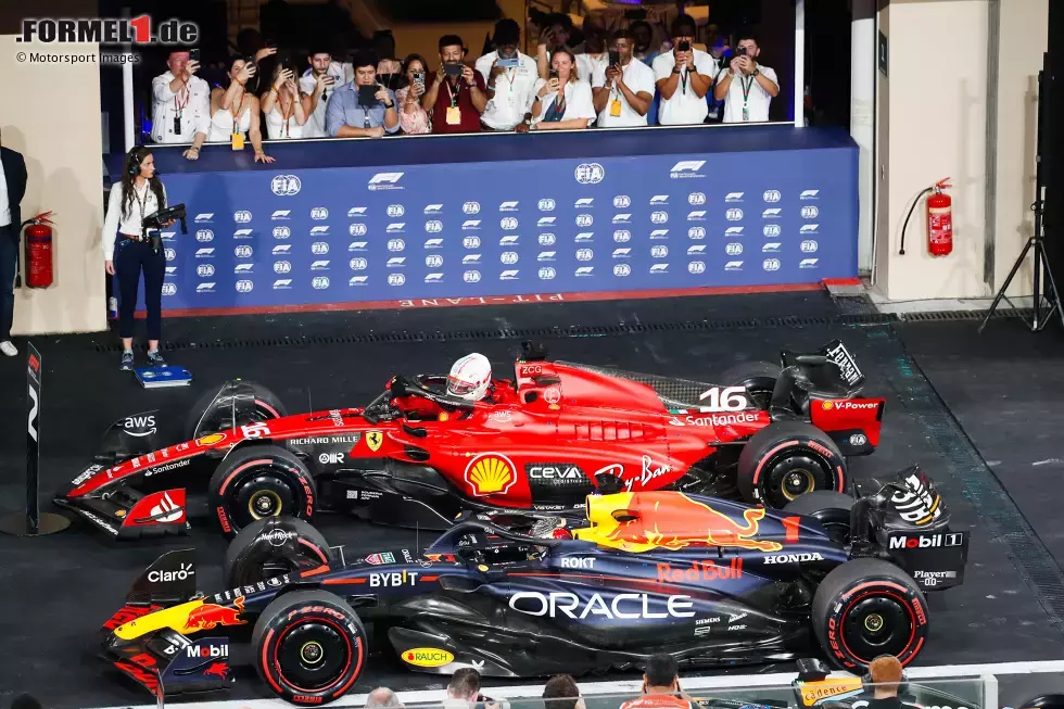 Foto zur News: Charles Leclerc (Ferrari) und Max Verstappen (Red Bull)