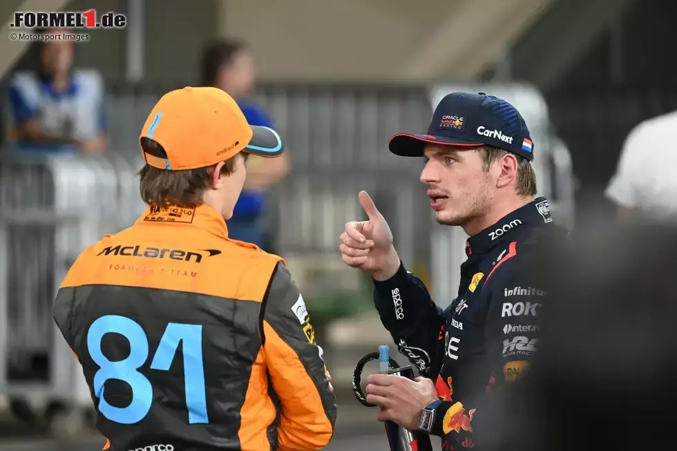 Foto zur News: Oscar Piastri (McLaren) und Max Verstappen (Red Bull)