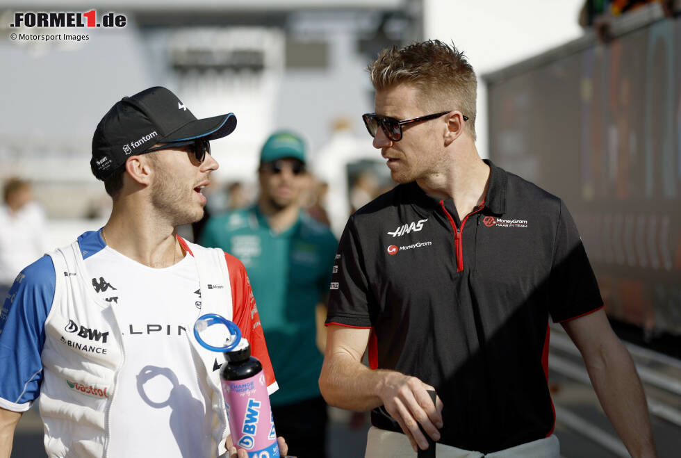 Foto zur News: Pierre Gasly (Alpine) und Nico Hülkenberg (Haas)