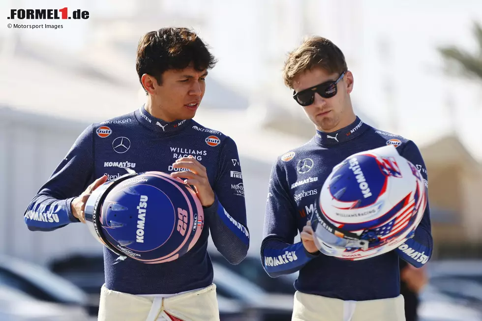 Foto zur News: Alexander Albon (Williams) und Logan Sargeant (Williams)