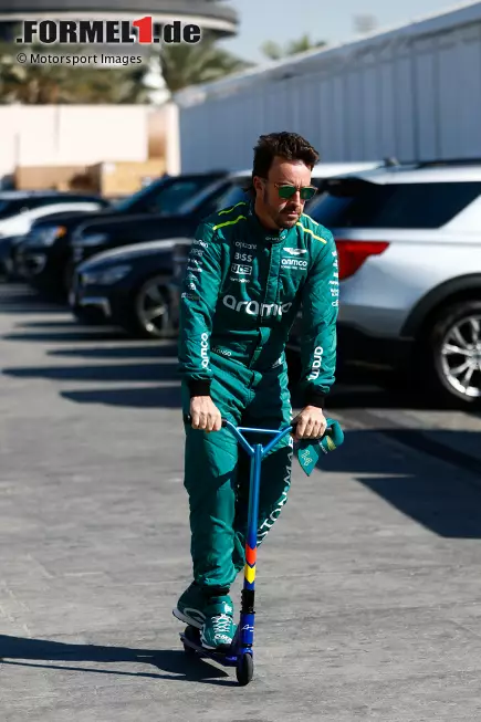 Foto zur News: Fernando Alonso (Aston Martin)