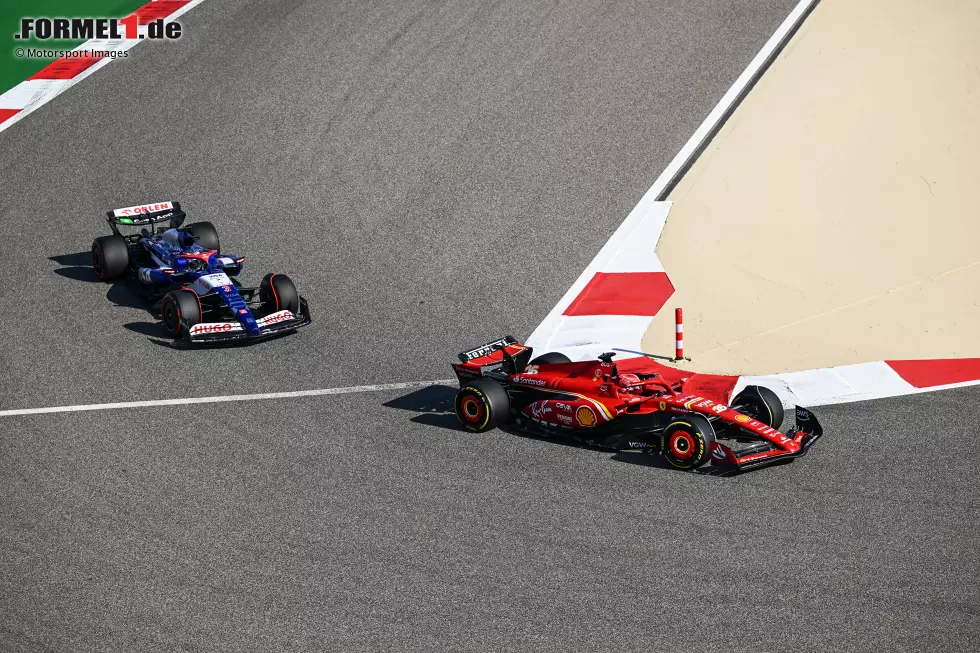 Foto zur News: Charles Leclerc (Ferrari) und Daniel Ricciardo (Racing Bulls)