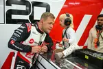 Foto zur News: Kevin Magnussen (Haas) mit seiner Tochter