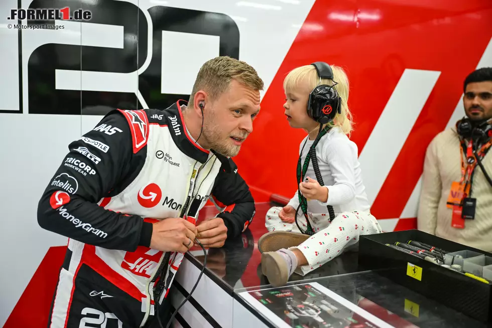 Foto zur News: Kevin Magnussen (Haas) mit seiner Tochter