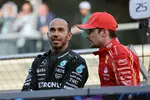 Foto zur News: Lewis Hamilton (Mercedes) und Charles Leclerc (Ferrari)