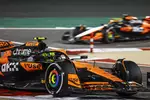 Foto zur News: Lando Norris (McLaren) und Oscar Piastri (McLaren)