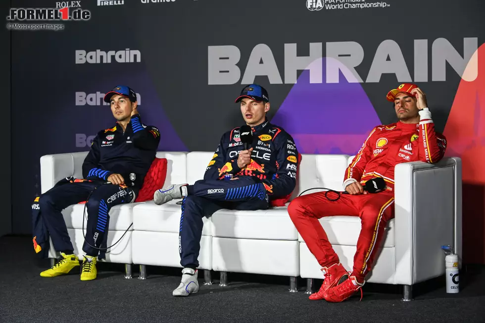 Foto zur News: Sergio Perez (Red Bull), Max Verstappen (Red Bull) und Carlos Sainz (Ferrari)